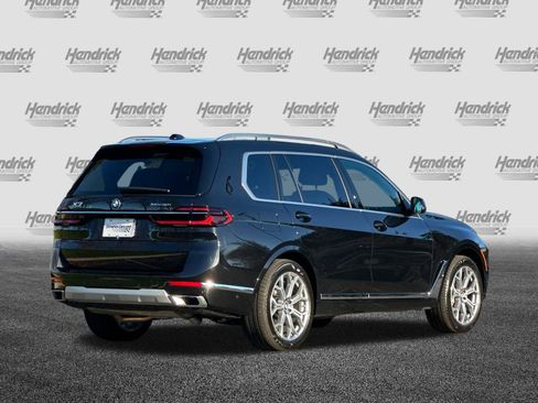 Used 2025 BMW X7 xDrive40i w/ Parking Assistance Package image 5