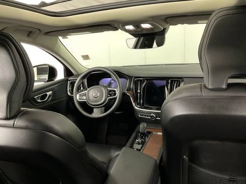 Certified 2024 Volvo S60 B5 Plus AWD/4WD image 31