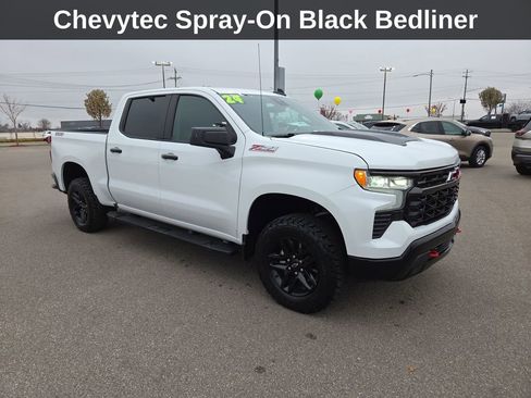 Used 2024 Chevrolet Silverado 1500 LT Trail Boss w/ Protection Package image 9