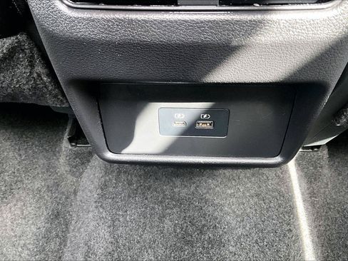 Used 2023 Nissan Rogue SL AWD/4WD image 16