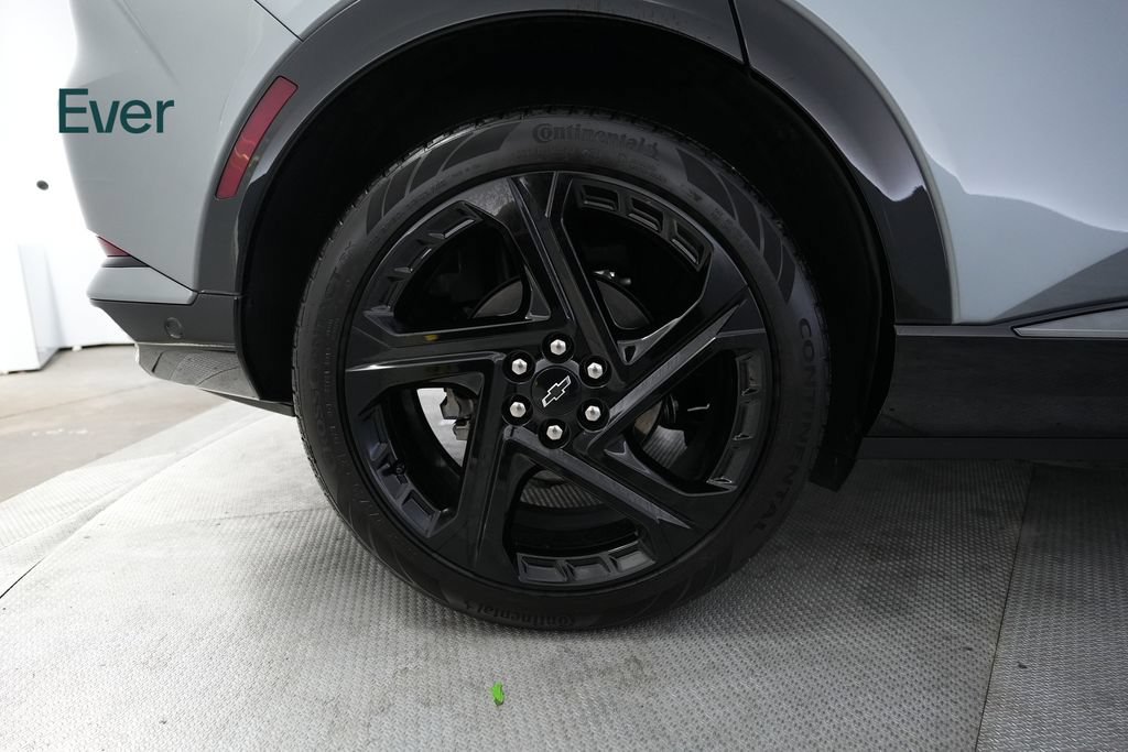 Used 2024 Chevrolet Equinox EV RS FWD image 22