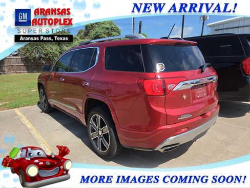 Used 2019 GMC Acadia Denali w/ Technology Package FWD image 3