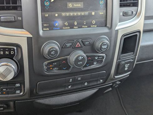 Used 2020 RAM 1500 Classic SLT w/ Luxury Group image 29