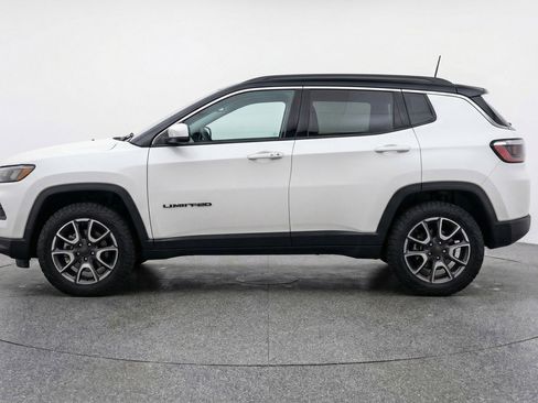Used 2025 Jeep Compass Trailhawk AWD/4WD image 5