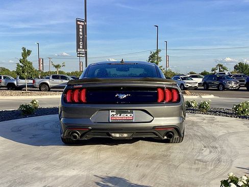 Used 2021 Ford Mustang Coupe image 6