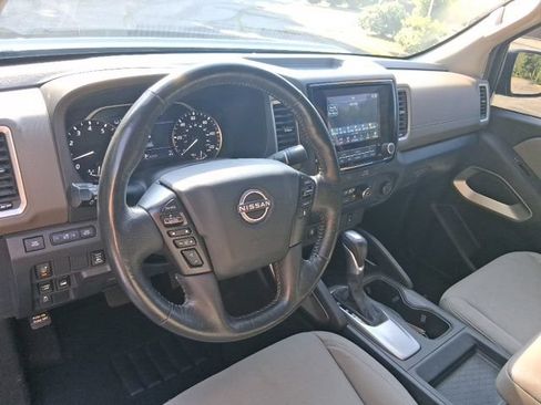 Used 2022 Nissan Frontier SV AWD/4WD image 15