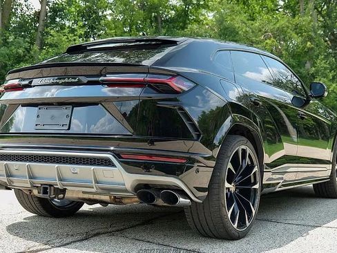 Used 2019 Lamborghini Urus AWD/4WD image 2