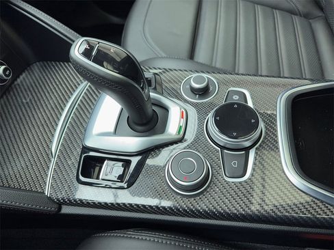 Used 2022 Alfa Romeo Stelvio Quadrifoglio w/ Active Assist Plus Package image 31