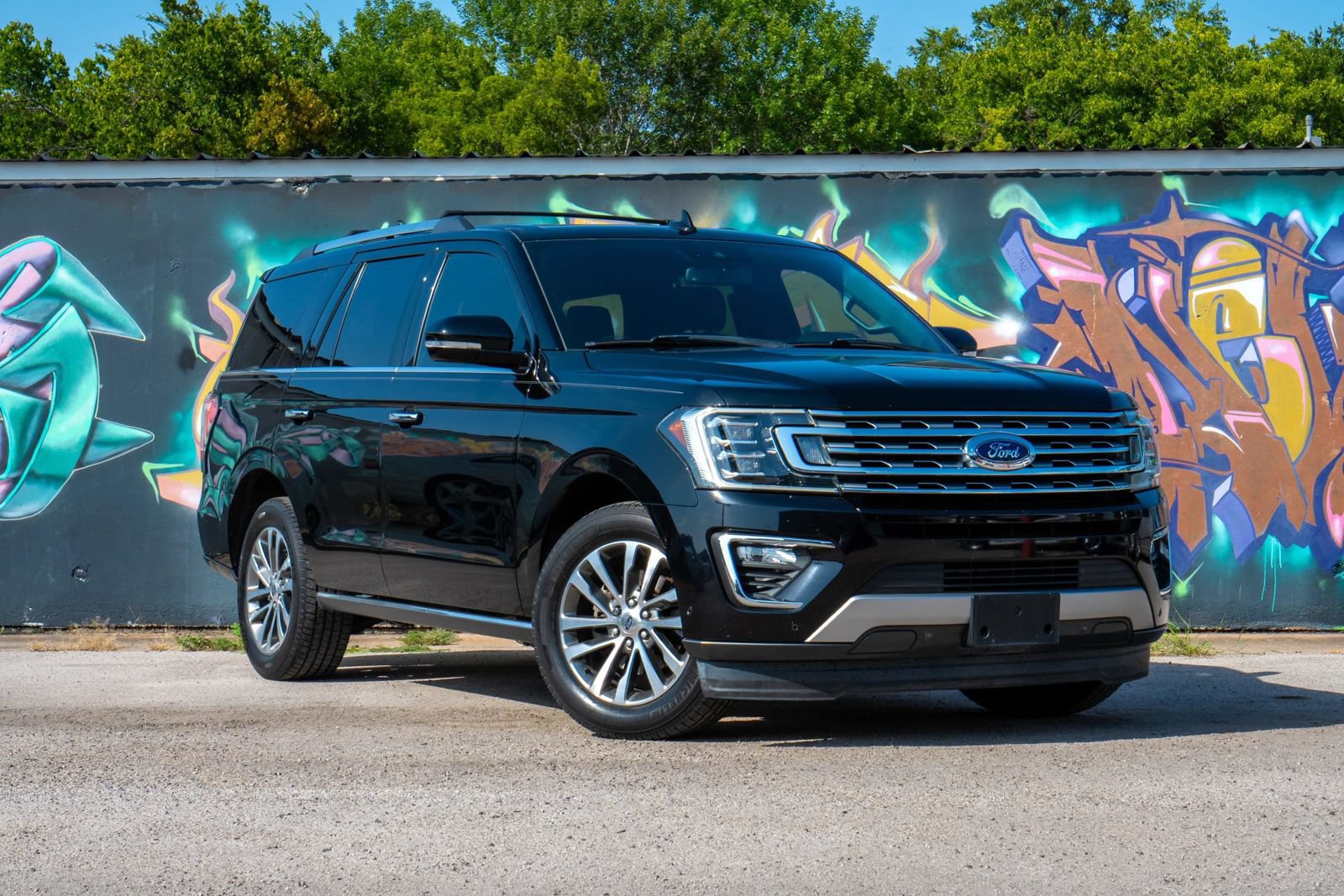 Used 2018 Ford Expedition Limited w/ Equipment Group 301A RWD image 2
