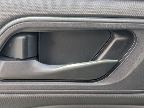Used 2024 Nissan Rogue S FWD image 13