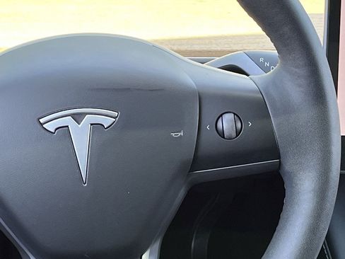 Used 2023 Tesla Model Y Long Range AWD/4WD image 14
