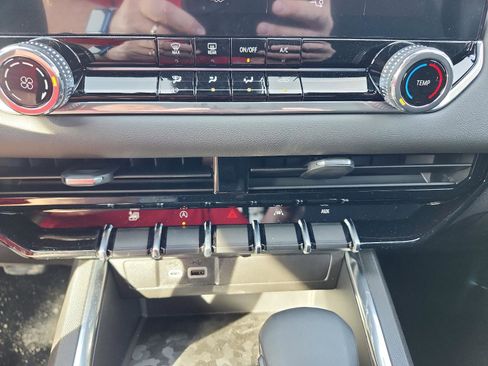 New 2026 GMC Canyon Elevation image 14