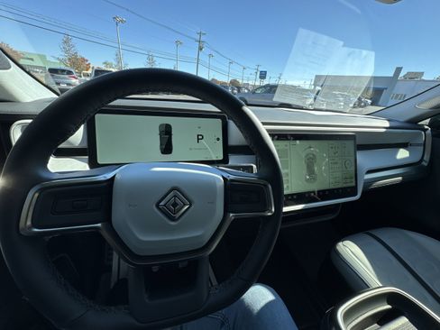 Used 2024 Rivian R1S Adventure image 11