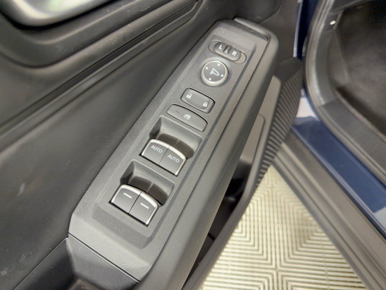 Used 2025 Honda Accord SE image 15