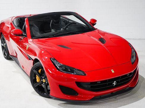 Used 2020 Ferrari Portofino image 27