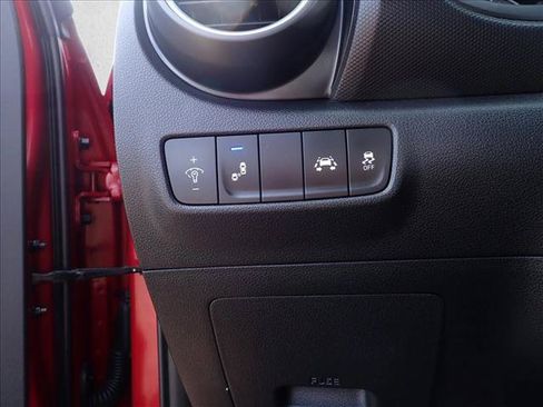Used 2019 Hyundai Kona SEL FWD image 13