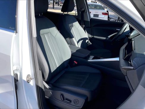 Certified 2025 Audi Q5 Premium w/ Convenience Package image 8