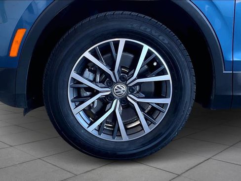 Used 2020 Volkswagen Tiguan SE image 10
