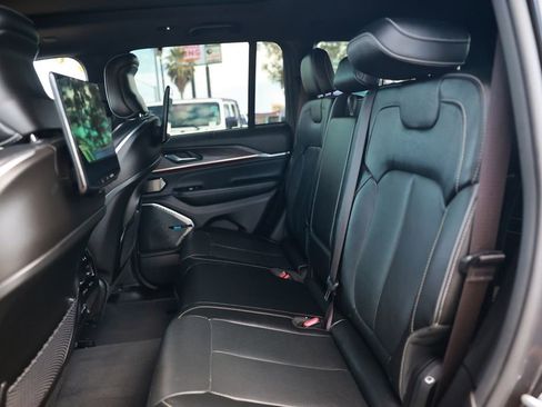 Used 2023 Jeep Grand Cherokee Overland w/ Luxury Tech Group IV AWD/4WD image 35