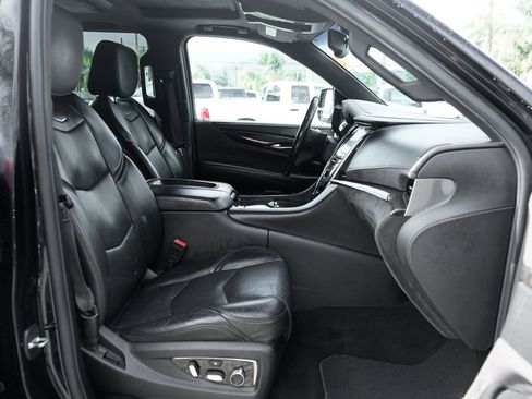 Used 2016 Cadillac Escalade ESV Platinum AWD/4WD image 49
