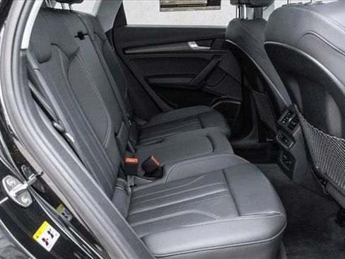 Used 2025 Audi Q5 2.0T Premium Plus w/ Premium Plus Package AWD/4WD image 24