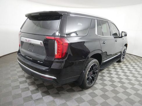Used 2023 GMC Yukon SLT image 3
