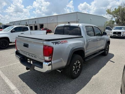 Used 2017 Toyota Tacoma TRD Off-Road w/ Tow Package (A/T) AWD/4WD image 3