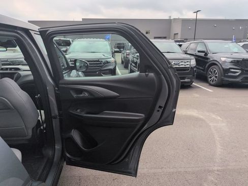 Used 2021 Chevrolet TrailBlazer LS FWD image 17