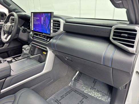 Used 2023 Toyota Sequoia Platinum AWD/4WD image 15