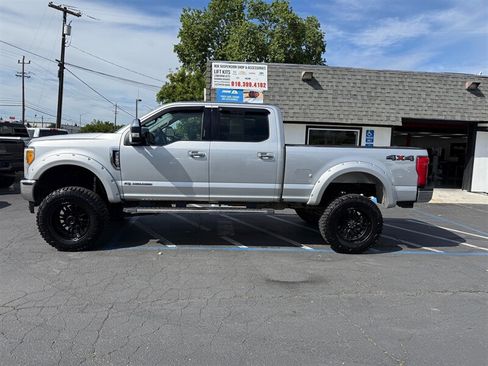 Used 2017 Ford F350 XLT w/ XLT Premium Package AWD/4WD image 7
