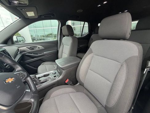 Used 2023 Chevrolet Traverse LT FWD image 8