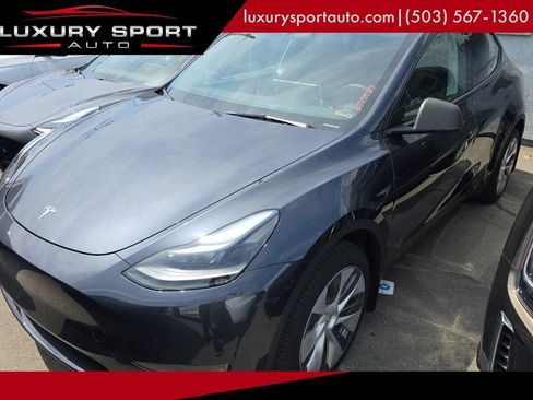 Used 2024 Tesla Model Y Long Range image 1