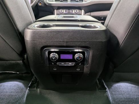 Used 2023 GMC Yukon SLT w/ SLT Luxury Package image 22