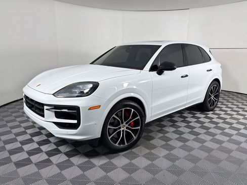 Certified 2024 Porsche Cayenne S AWD/4WD image 1