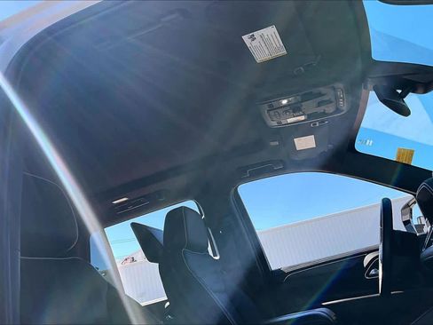 Used 2021 GMC Yukon SLT w/ SLT Premium Package image 14