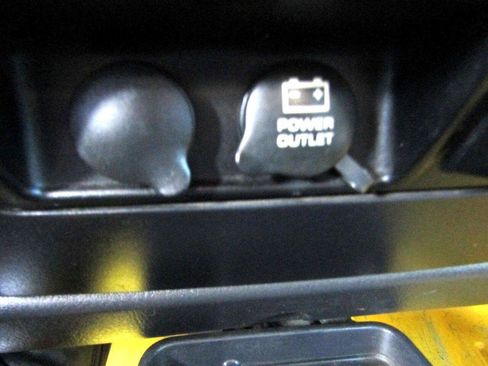 Used 2006 Jeep Wrangler X AWD/4WD image 19