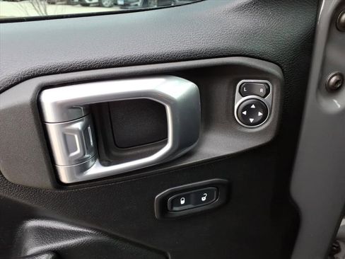 Used 2021 Jeep Wrangler Unlimited Sport AWD/4WD image 17