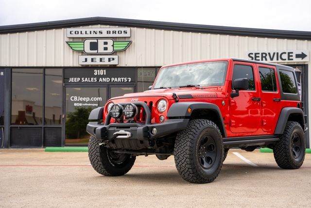 Used 2017 Jeep Wrangler Unlimited Rubicon w/ Connectivity Group AWD/4WD image 2