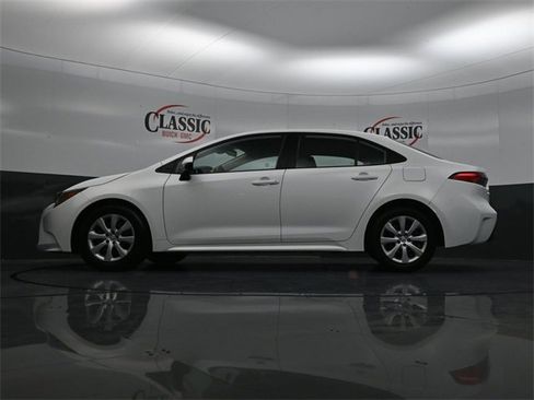 Used 2024 Toyota Corolla LE image 24