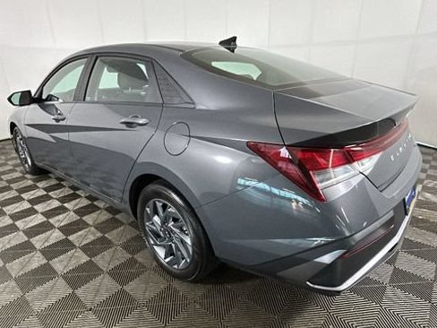 Certified 2024 Hyundai Elantra SEL FWD image 4