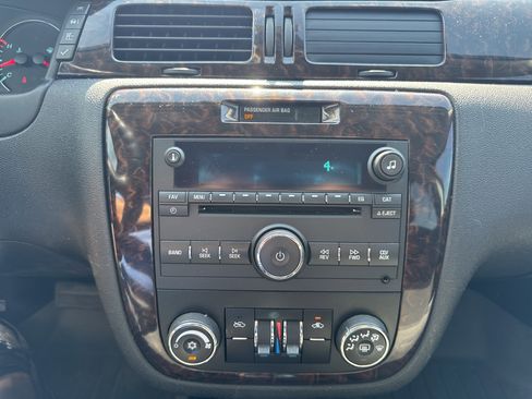 Used 2012 Chevrolet Impala LT FWD image 17