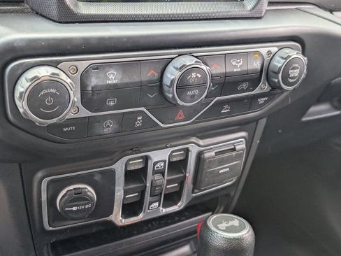 Used 2022 Jeep Wrangler Unlimited Sahara image 24