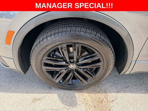 Used 2022 Volkswagen Tiguan SE R-Line AWD/4WD image 9