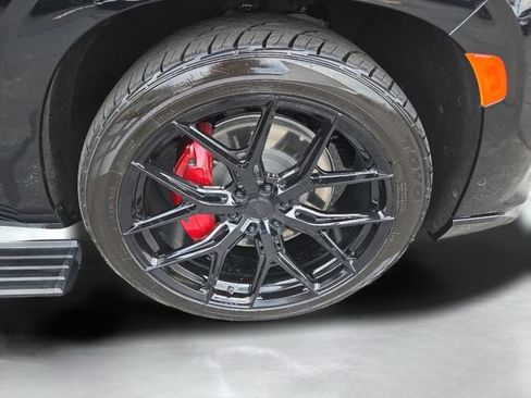 Used 2023 Cadillac Escalade V AWD/4WD image 45