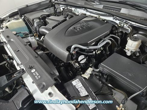 Used 2019 Toyota Tacoma SR5 AWD/4WD image 22