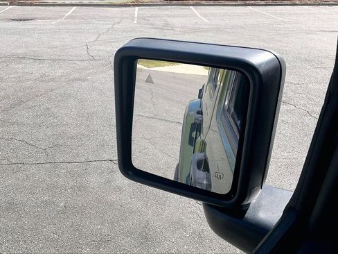 Used 2022 Jeep Wrangler Unlimited Sahara image 29