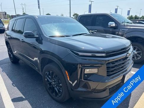 Used 2026 Chevrolet Traverse LT w/ Midnight/Sport Edition AWD/4WD image 4