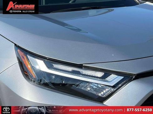 Used 2022 Toyota RAV4 XLE w/ Convenience Package AWD/4WD image 14
