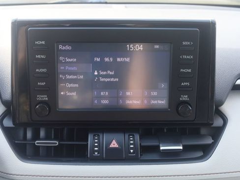 Used 2019 Toyota RAV4 XLE Premium w/ Cold Weather Package AWD/4WD image 30