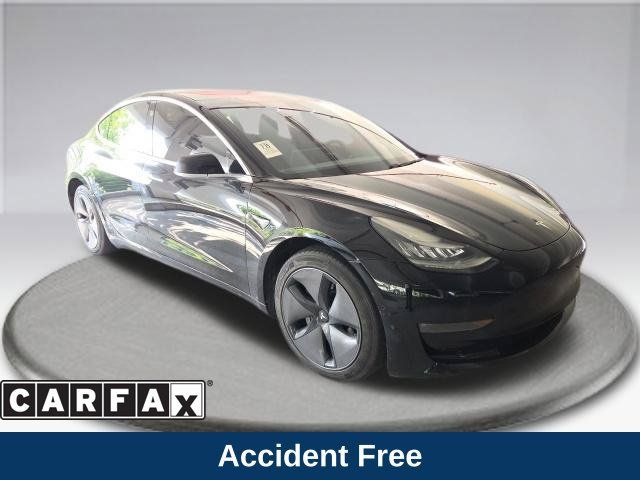 Used 2018 Tesla Model 3 Mid Range RWD image 2